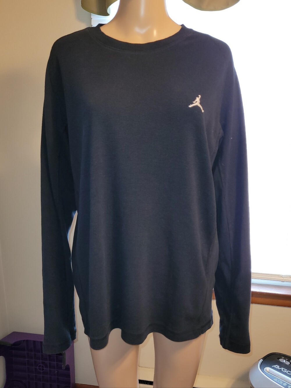 Jordan Men's Long Sleeve Thurmal Crew Neck Shirt - Black. Size XL